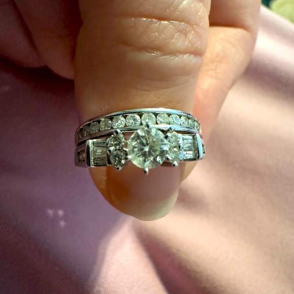 Wedding set barely ever worn. Not fake or lab created. - Picture 1 of 5